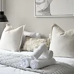 Elevated Luxury 2-Bed Apt With Elevator Access