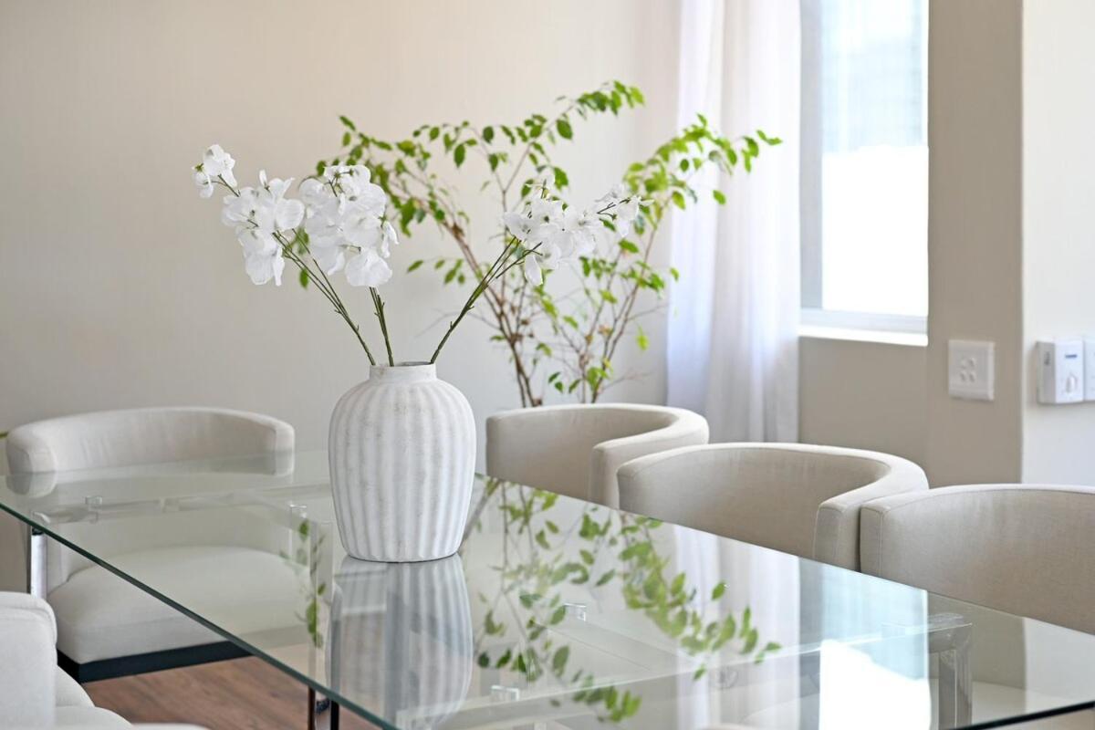 Elevated Luxury 2-bed With Elevator Access Cape Town
