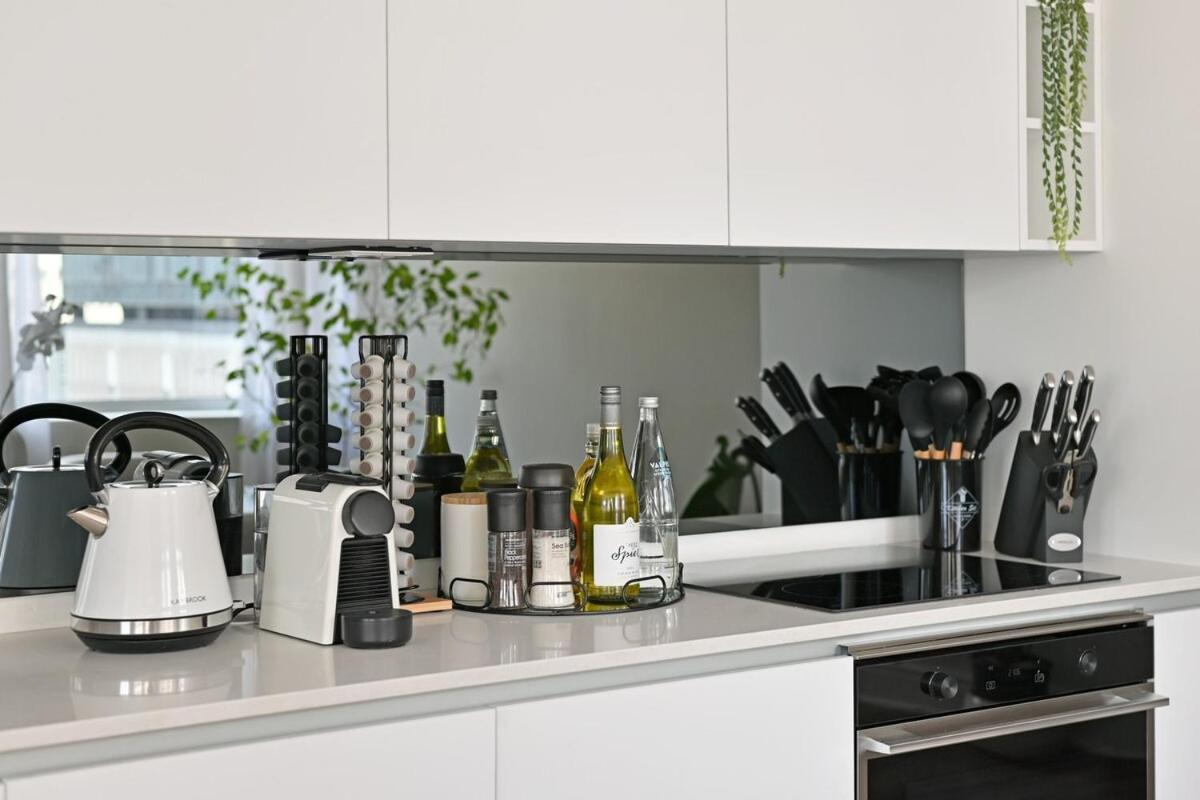 Apartment Elevated Luxury 2-bed With Elevator Access *