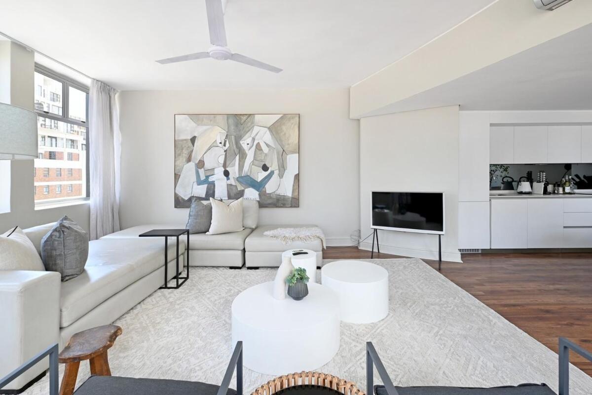 Elevated Luxury 2-bed With Elevator Access *