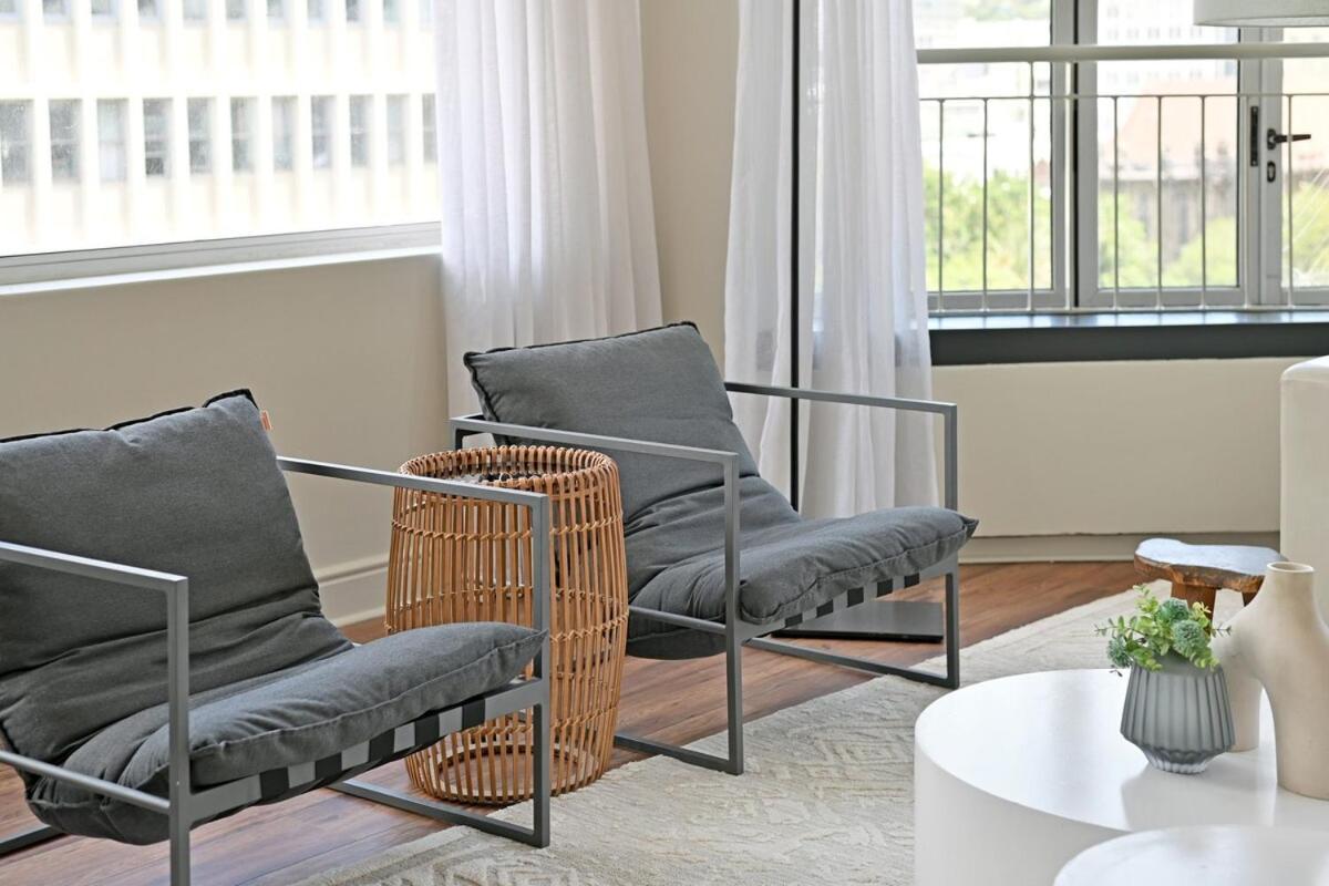 Elevated Luxury 2-bed With Elevator Access Cape Town