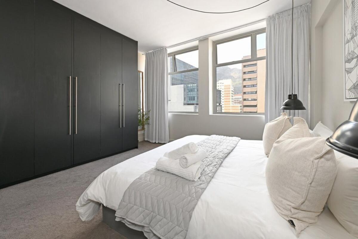 Apartment Elevated Luxury 2-bed With Elevator Access