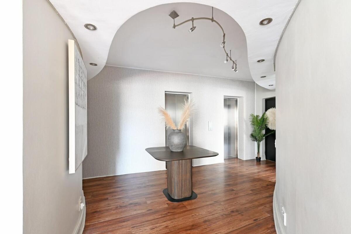 Elevated Luxury 2-bed With Elevator Access * Cape Town