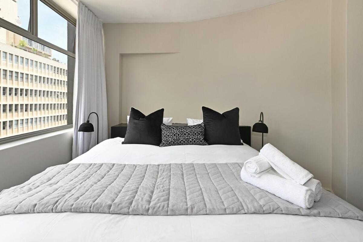 Apartment Elevated Luxury 2-bed With Elevator Access *